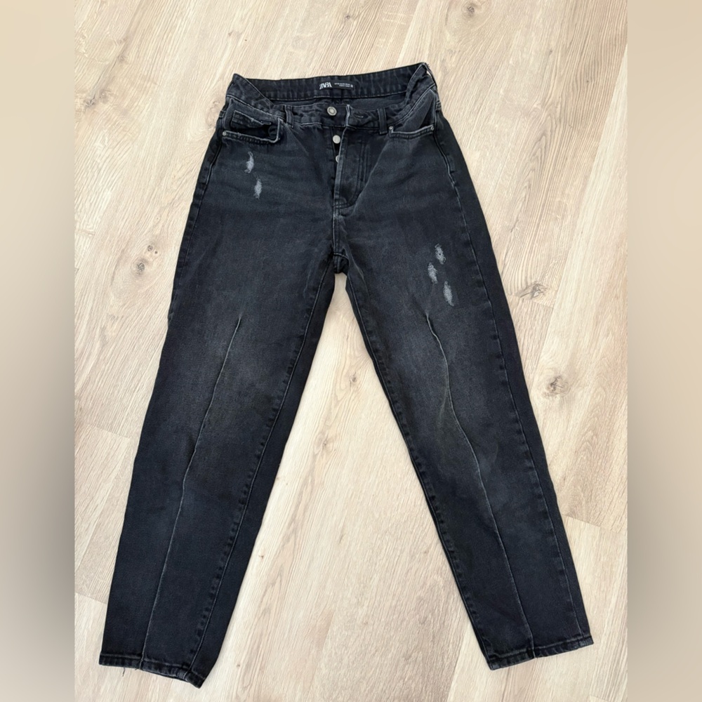 Zara Women’s Charcoal Distressed Jeans